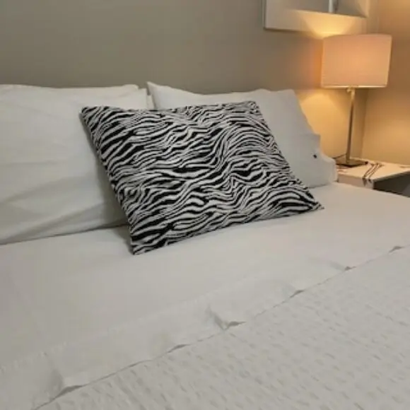 Modern Private 1 Bedroom Suite With Assigned Parking | hotel Vancouver | Trivago