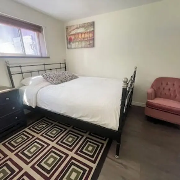 Spacious Comfortable 2br 2bath 1den Port Moody | hotel Vancouver | Trivago
