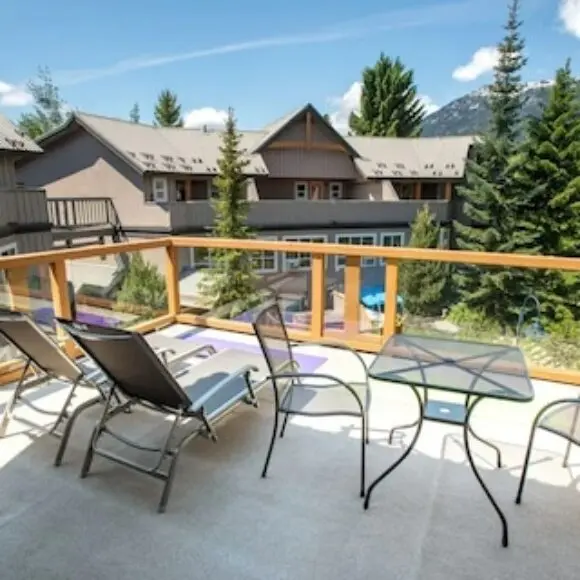 1 Bedroom Townhouse – Private Hot Tub Outdoor Heated Pool Free Wifi & Parking | hotel Vancouver | Trivago