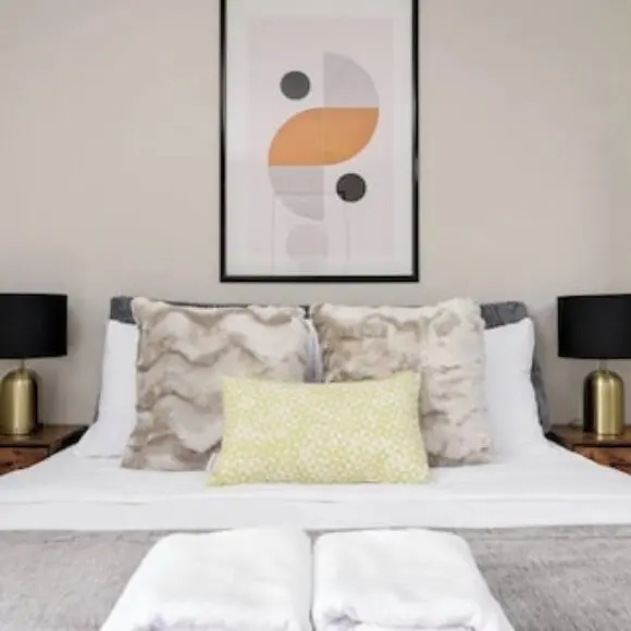 Spacious 2br Basement Suite In Whalley | hotel Vancouver | Trivago