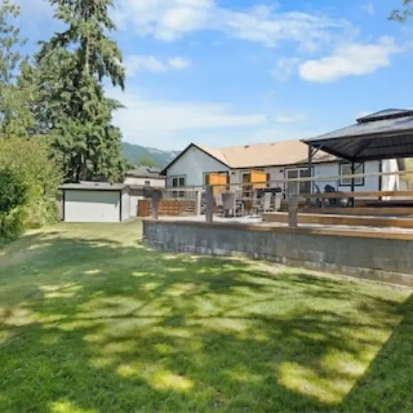 Riverside by Cowichan Lake Cottages | hotel Vancouver | Trivago