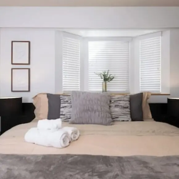 3BR Near Commercial Dr 10 min to Downtown | hotel Vancouver | Trivago