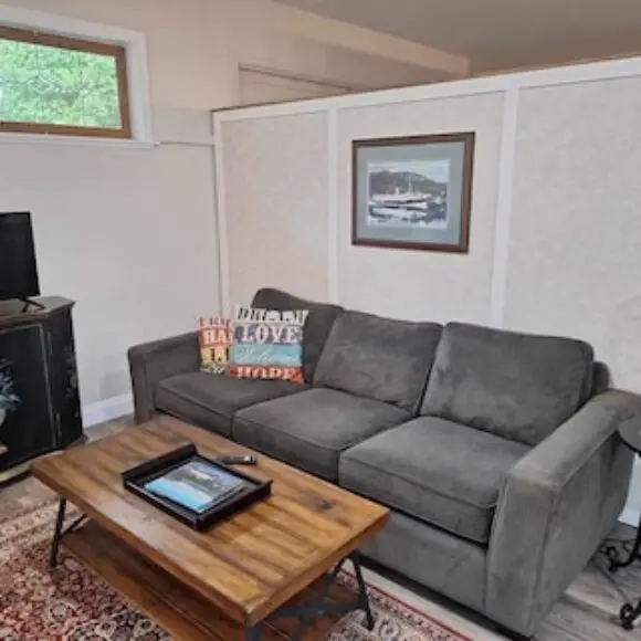 Cottage/studio In Cobble Hill Village – Hiking Wineries And More | hotel Vancouver | Trivago