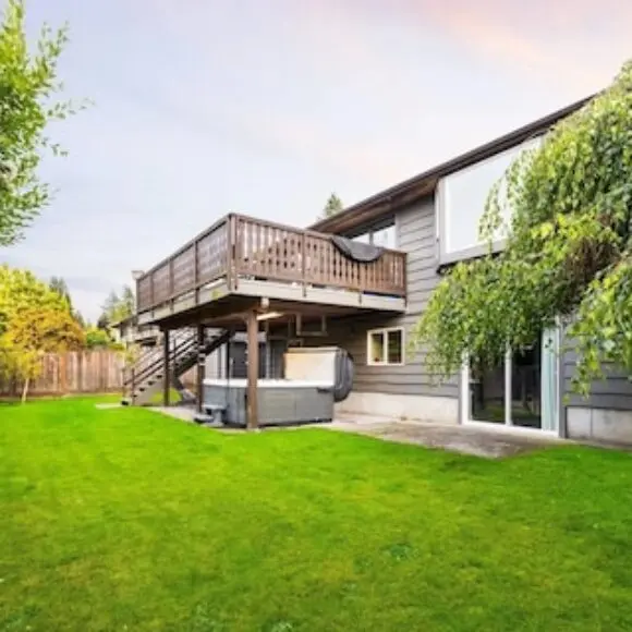 Luxury Country Style Home – W -.•+hottub And Gym+•. Winter Pricing Sleeps 5 | hotel Vancouver | Trivago