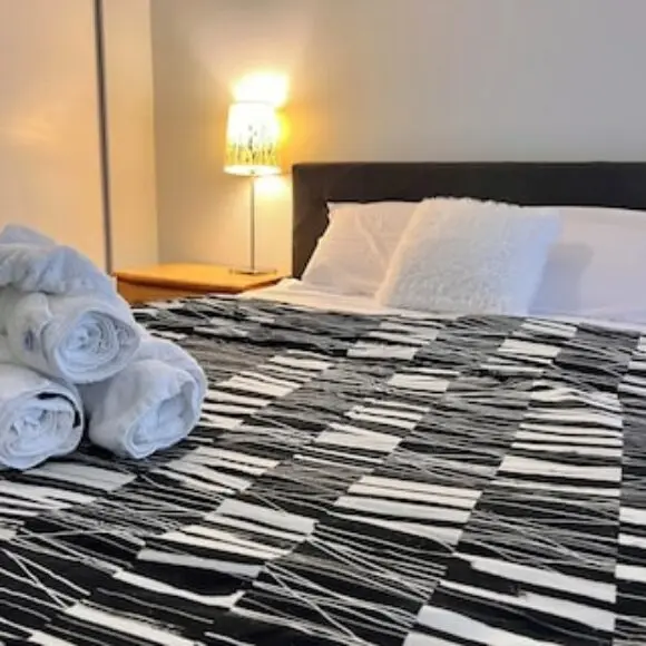 Modern Chinatown Condo | hotel Vancouver | Trivago