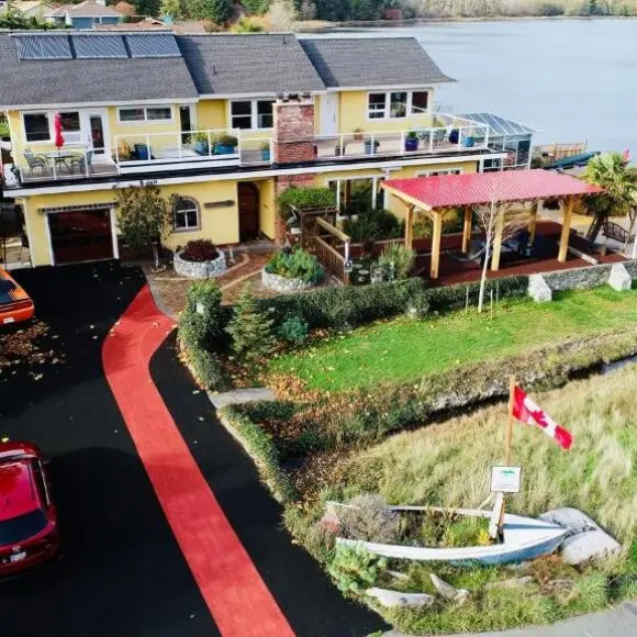 Birds of a Feather Victoria Oceanfront Studio Suites | vacation home Vancouver | Booking.com