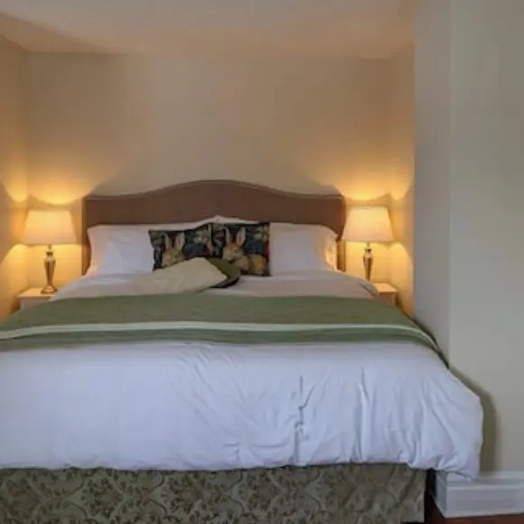 Welcome Home! Acores Bed & Breakfast | hotel Toronto | Trivago