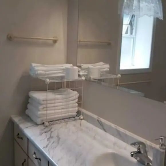 Spacious 2-bedroom Suite With A Free Parking Space | hotel Vancouver | Trivago