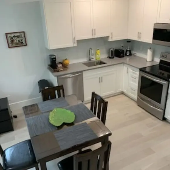 New Entire Guest Suite With Home Theater | hotel Vancouver | Trivago