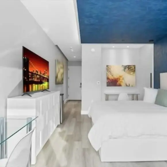 Upscale Double Queen Suite | Mott Haven | Fitness Center | Free Wifi | hotel New York City | Trivago