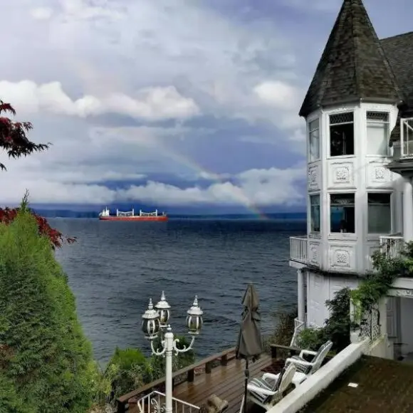 Walkon Waterfront Castle Cove Inn | budget Vancouver | Booking.com