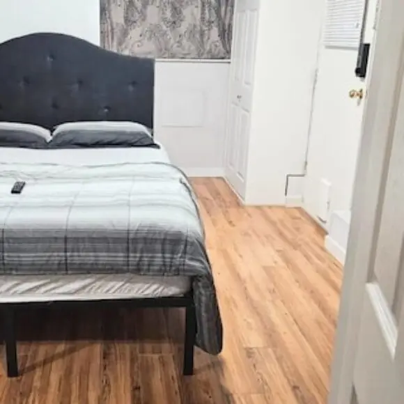 Cozy Room Ensuite Bath & Own Entrance Peaceful Stay | hotel Vancouver | Trivago