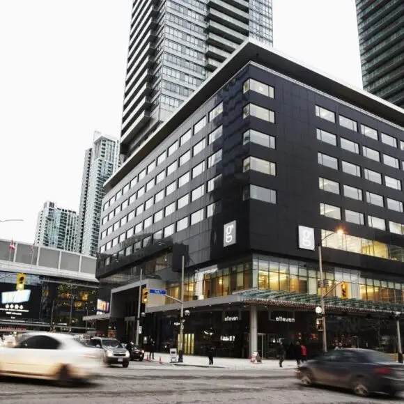 Le Germain Hotel Maple Leaf Square | hotel Toronto | Booking.com