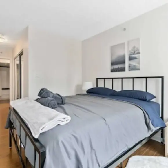 Bright 2bd Condo Rogers Arena | hotel Vancouver | Trivago