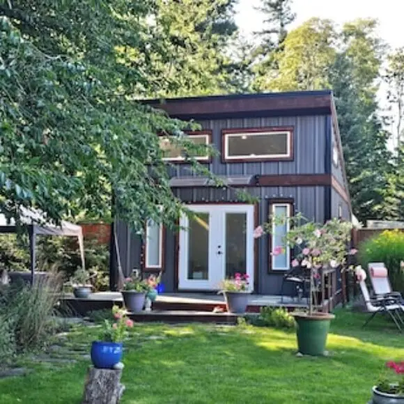 Tiny House with HOT TUB close to golf and hiking!! | hotel Vancouver | Trivago