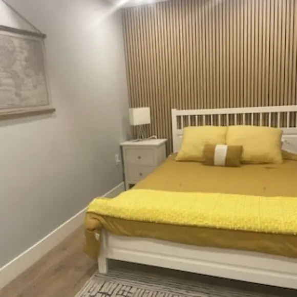 Rustic Modern Garden Level Suite | hotel Vancouver | Trivago