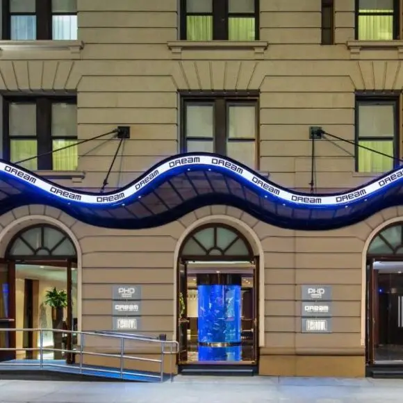 Dream Midtown, by Hyatt | hotel New York City | Booking.com