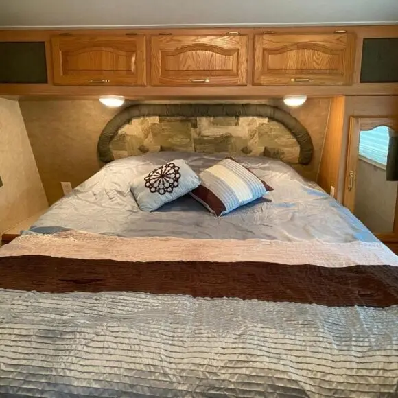 Comfortable RV in a farm | camping Vancouver | Booking.com