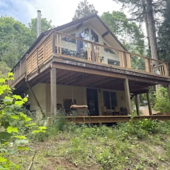 Cozy Secluded 3 Bedroom With Working Space Loft. Where The Sea And Forest Meet | hotel Vancouver | Trivago