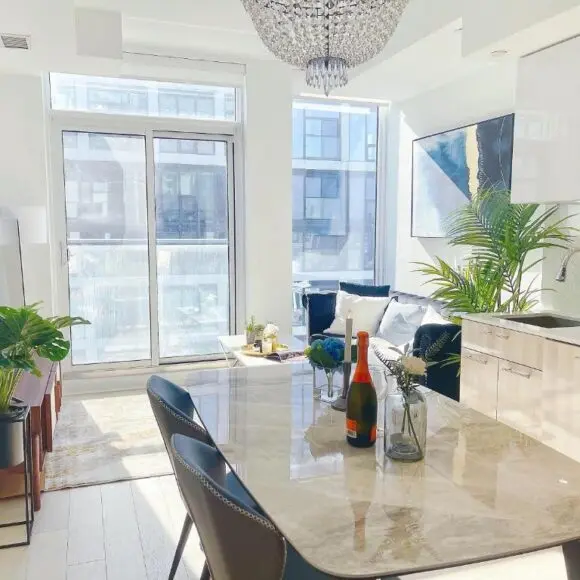 Boutique Penthouse-Live in the SKY with Amazing Lakeview! Downtown Toronto!B | vacation home Toronto | Booking.com