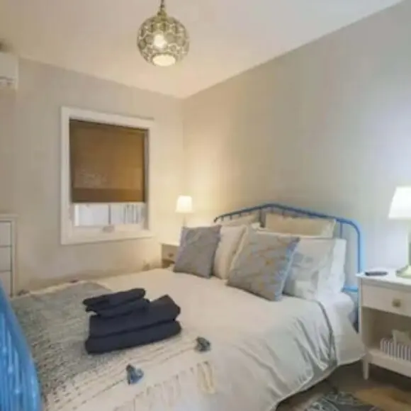 Casa Queen East – Modern 2BR Suite in Leslieville | hotel Toronto | Trivago