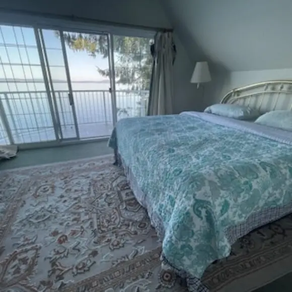 Waterfront Castle On The Beach With Hot Tub | hotel Vancouver | Trivago