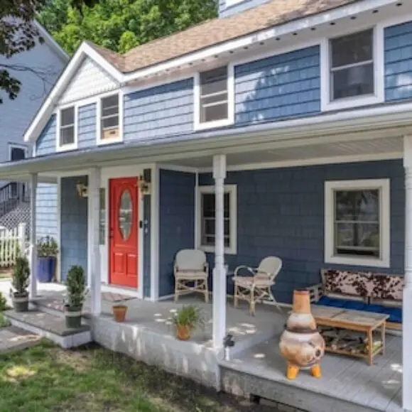 House On The Babbling Brook- Quiet 2br + King Bed! | hotel New York City | Trivago