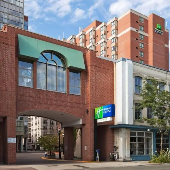 Holiday Inn Express Toronto Downtown by IHG | hotel Toronto | Booking.com