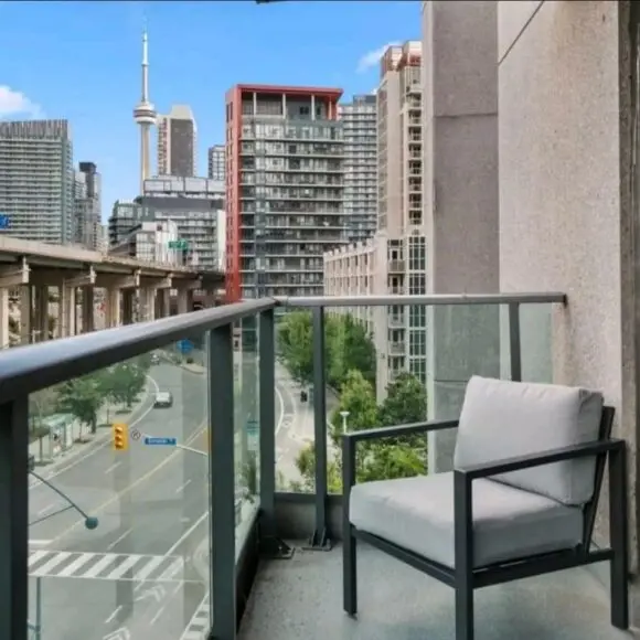 CN Tower View with Free Parking, Pool, Gym, Free Skating, and More | vacation home Toronto | Booking.com