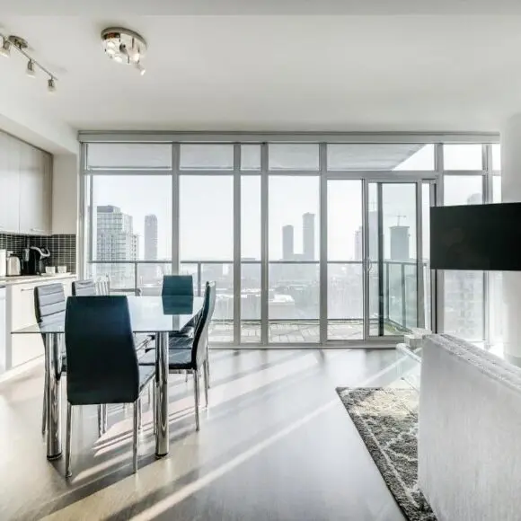 Epic 2BR Condo with Panoramic CN Tower & City View | vacation home Toronto | Booking.com