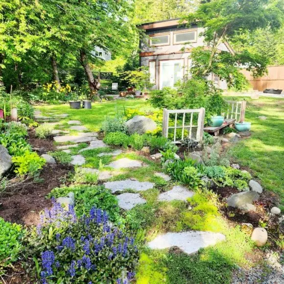 Tiny House with Hot Tub, close to golf, beaches and nature! | vacation home Vancouver | Booking.com