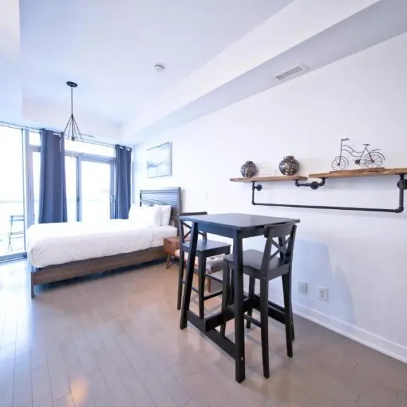 RivetStays – The York | vacation home Toronto | Booking.com
