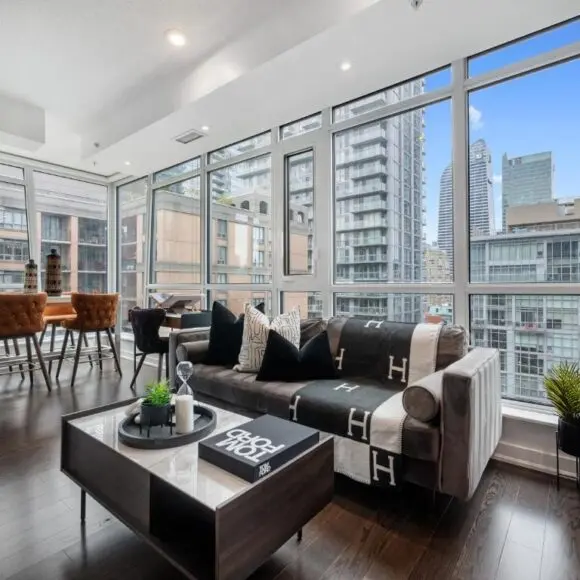 freed Suites – Downtown Toronto | vacation home Toronto | Booking.com