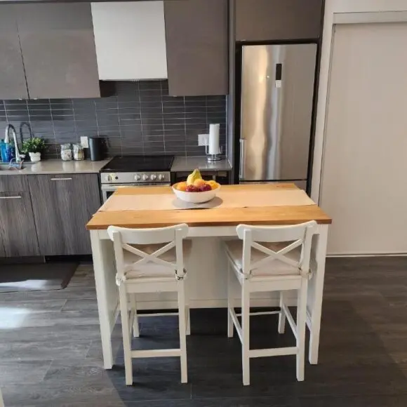 Stylish Stay Toronto Oasis – Reg # STR-2309-HMVRVX exp Feb 21, 2026 | vacation home Toronto | Booking.com