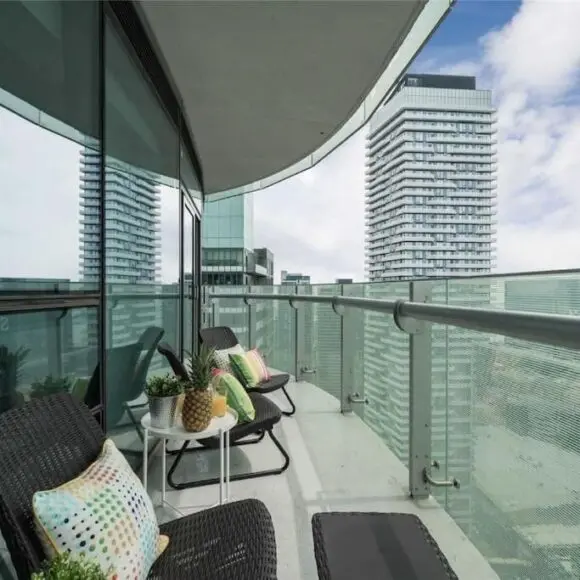 Superior Lakeview Luxury 3-Bedroom Suite on High Floor | vacation home Toronto | Booking.com