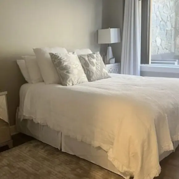 Bears Den Close To Golf Course On Bear Mountain. | hotel Vancouver | Trivago