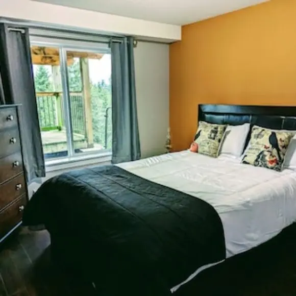 Crystal Hollows Lake View | hotel Vancouver | Trivago