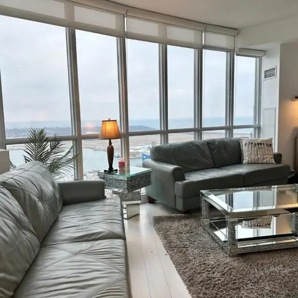 Cityview in the Sky 2Bdrms 2Baths 5realbeds | vacation home Toronto | Booking.com