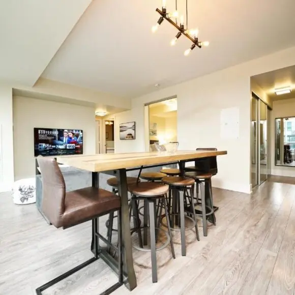 The Atmos I Suites | vacation home Toronto | Booking.com