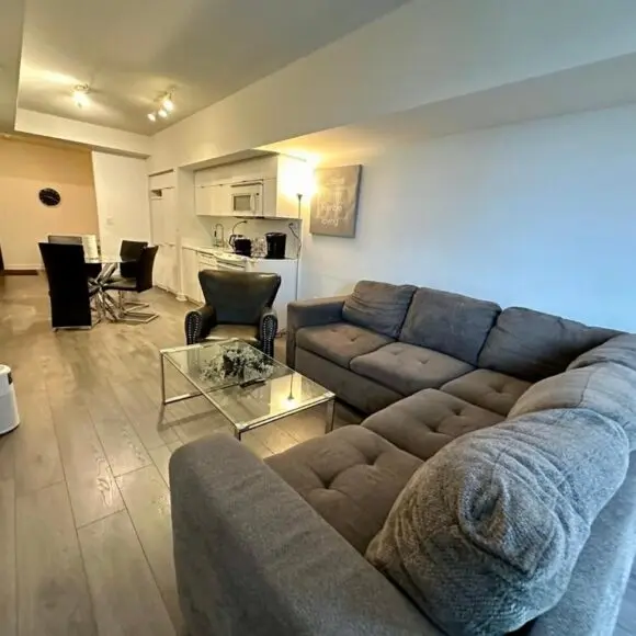 Comfy 1Bdrm den 2Baths with 3 real beds plus parking | vacation home Toronto | Booking.com