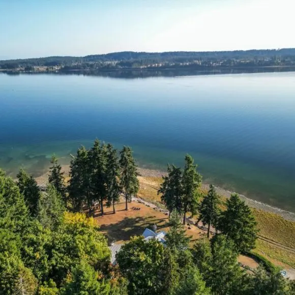 Buckley Bay Beach House | vacation home Vancouver | Booking.com