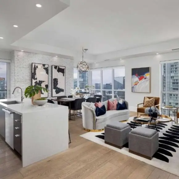 Skyline Royale Penthouse – Downtown Toronto – CN Tower View, Balcony, Pool, Hot Tub | vakantiehuis Toronto | Booking.com