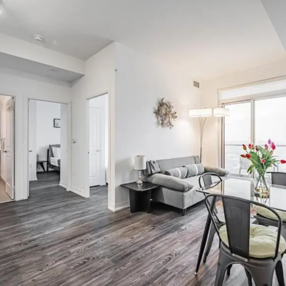 2BR Condo close to Eaton Center | vacation home Toronto | Booking.com