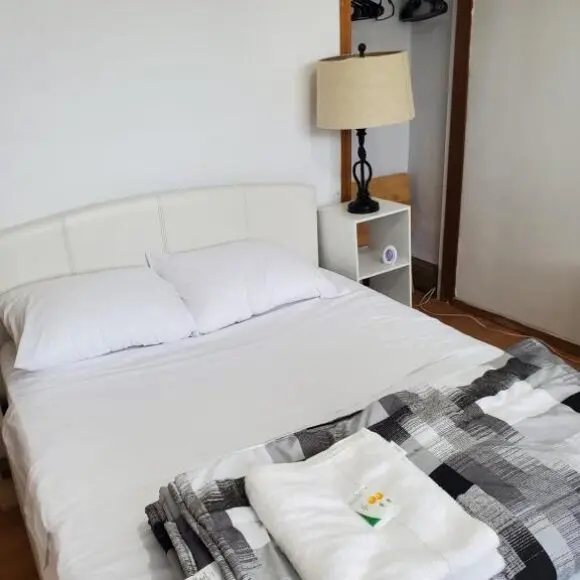Toronto Little Italy Guest House | budget Toronto | Booking.com