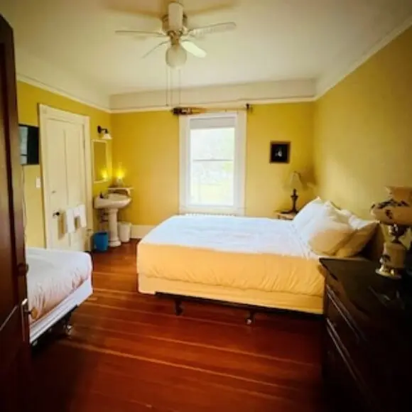 Sasquatch Crossing Eco Lodge B&B | hotel Vancouver | Trivago