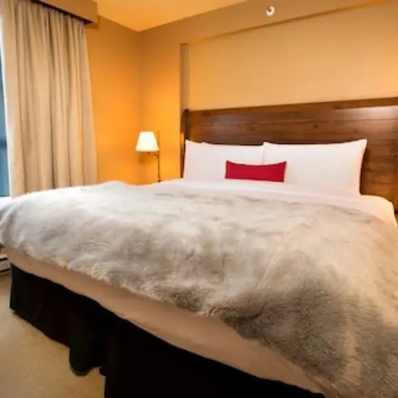 Private Hot Tub! Gorgeous Slopeside Suite With Fireplace + Kitchen | hotel Vancouver | Trivago