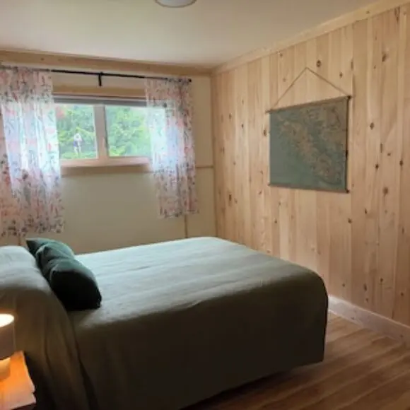 Lovely Tranquil Suite With Private Undercover Parking And A Stroll To The Beach. | hotel Vancouver | Trivago