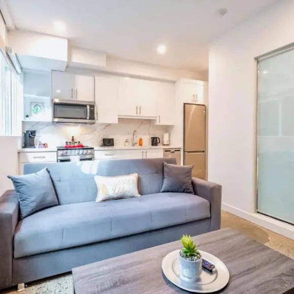 Chic 2BR Basement Suite 2BR Toronto Getaway near Downtown – The Roland | hotel Toronto | Booking.com