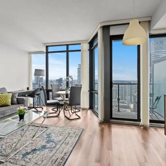 Attractive 1 Bedroom High Floor with Skyline View | vacation home Toronto | Booking.com