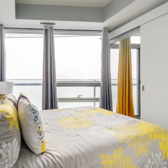 Sunshiny 1 BD 61st Floor Outstanding View | vacation home Toronto | Booking.com